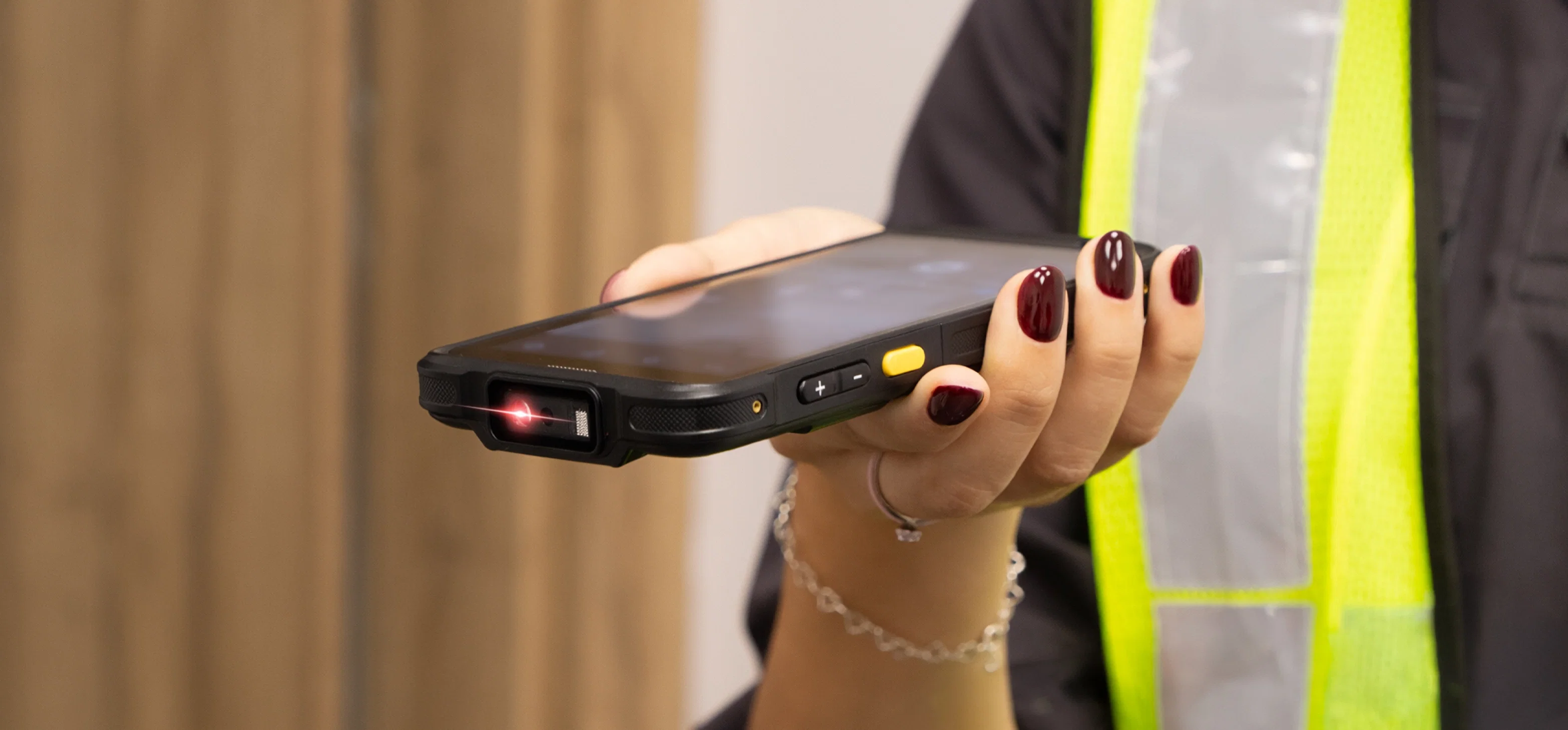 Terminal kurierski ze skanerem QR i kodów kreskowych WiFi Bluetooth AndroSavvy-660