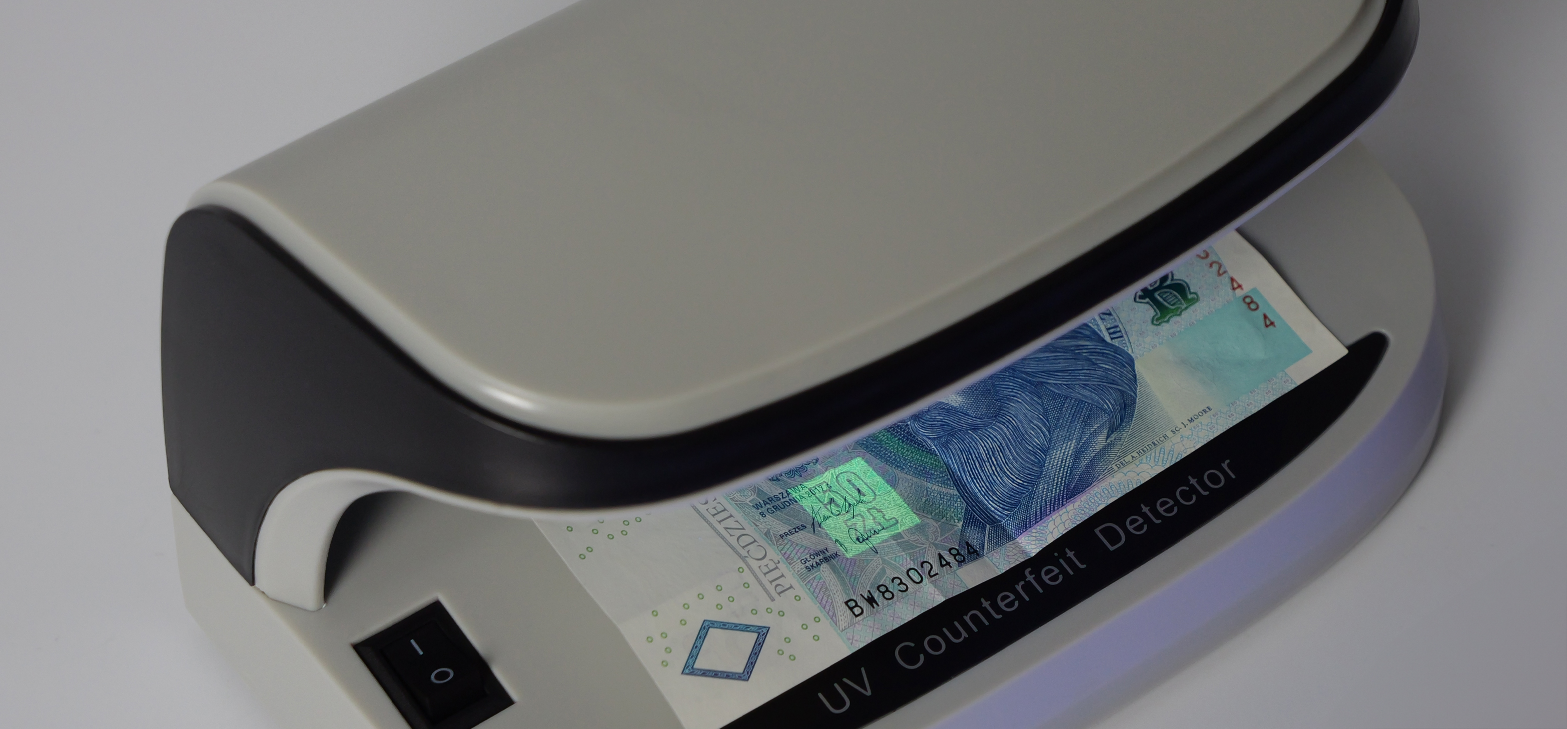 tester banknotów z technologią UV i lupą HDWR