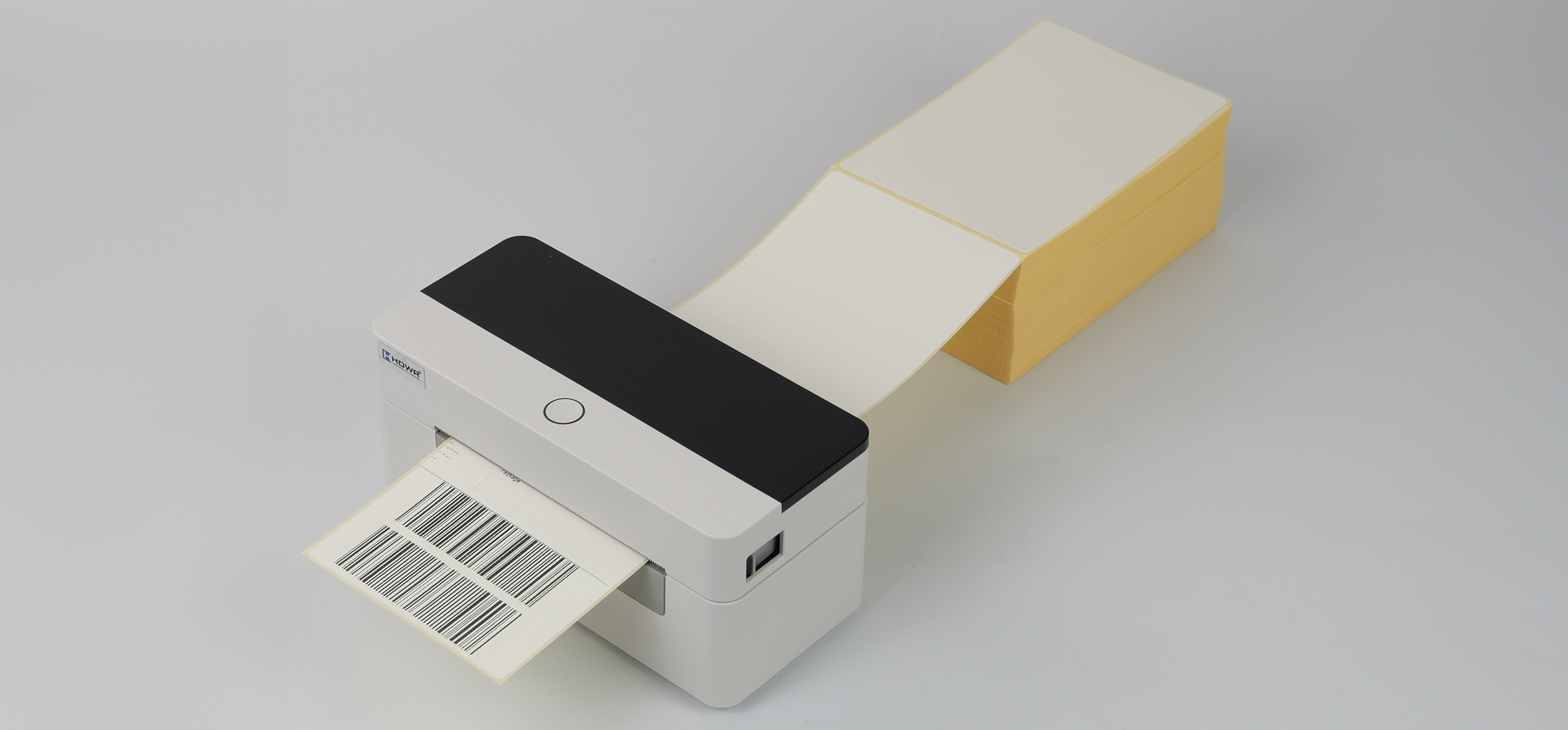 OPrint-XC200W beim Drucken – präziser Etikettendruck für 1D- und 2D-Barcodes, kompatibel mit Windows, Mac, Linux, Android und iOS