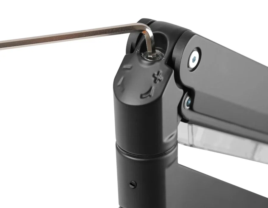 SolidHand-CM03U USB 3.0 prievadai ir kabelių tvarkymas