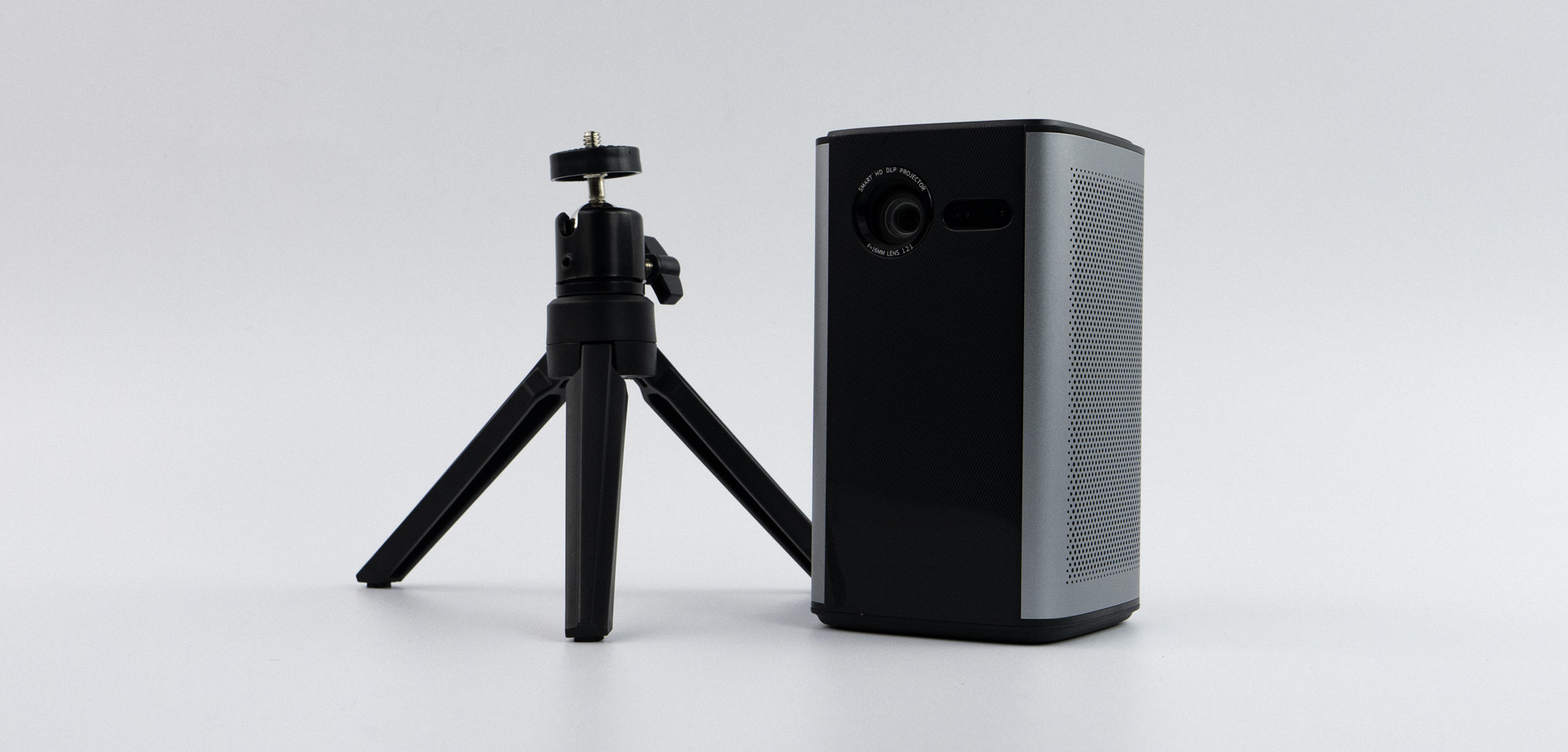 Mini rzutnik projektor multimedialny XLIGHT 7