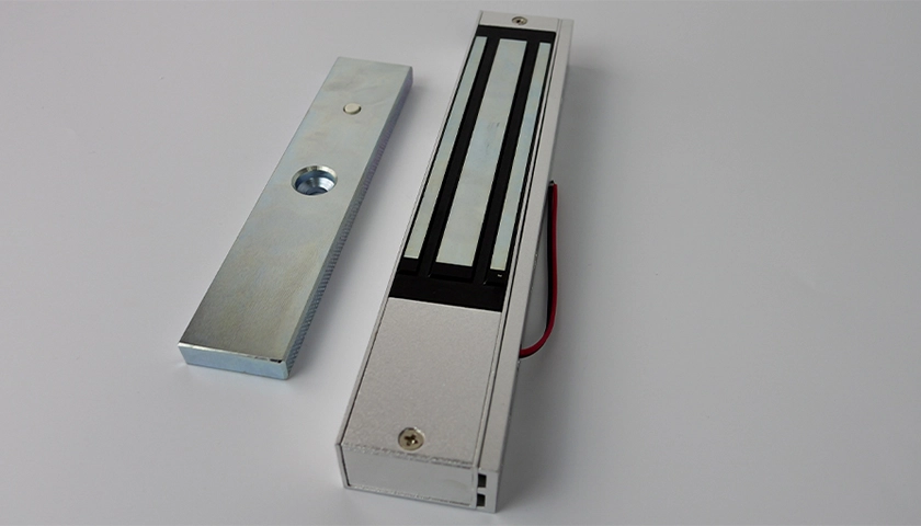 Cerradura electromagnética para control de acceso SecureEntry-ML200