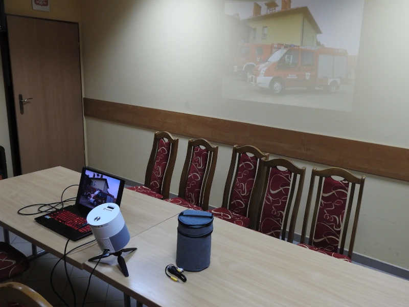 rzutnik multimedialny dla strażaków OSP Majdan Królewski od firmy HDWR