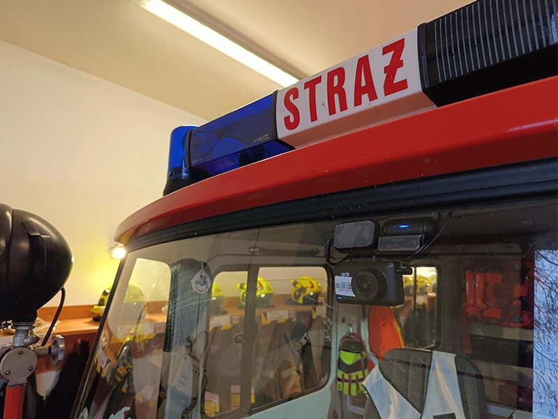 kamera samochodowa D510 ofiarowana do ratowania życia strażakom w Szypłowie