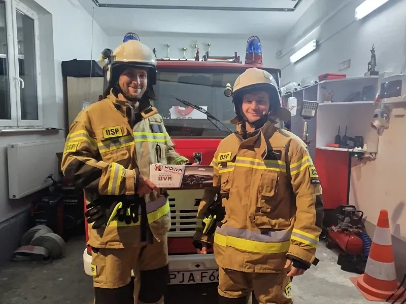 projektor oddany w ręce OSP Zalesie